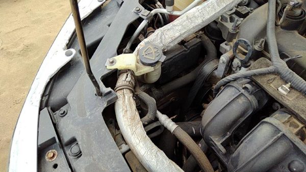 06-12 Ford Fusion Windshield Washer Fluid Reservoir With Pump Wiper Tank 2.5L — photo 2
