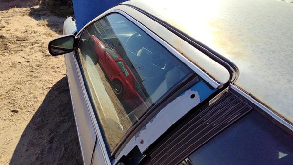 1989 Oldsmobile Cutlass Supreme Front Door LH Blue 12397047 — photo 2