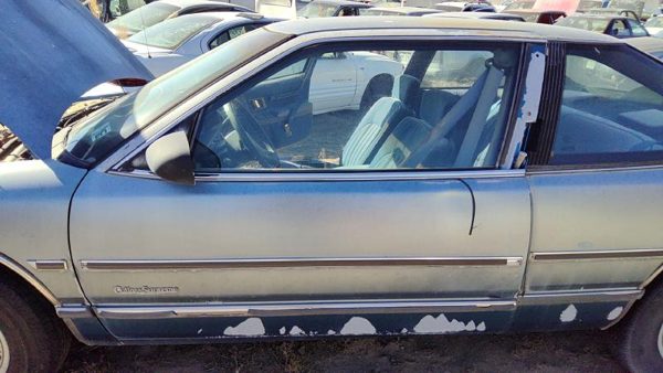 1989 Oldsmobile Cutlass Supreme Front Door LH Blue 12397047 — photo 1