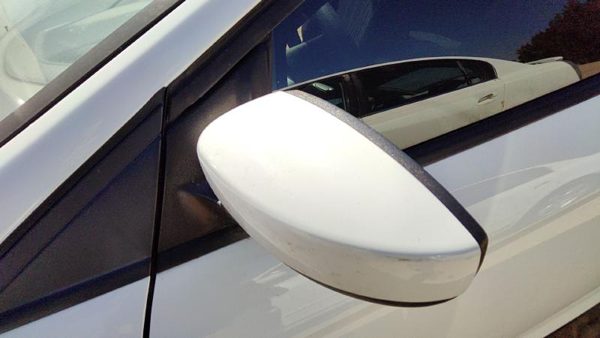 2018 Ford Focus Driver Left Power Side Mirror Door Mounted Oem White Yz — photo 3