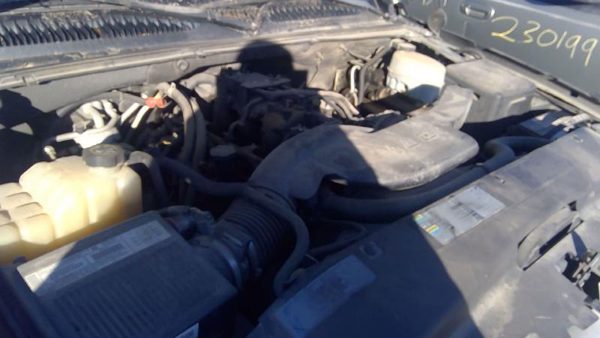 2003 Cadillac Escalade — vehicle photo 2