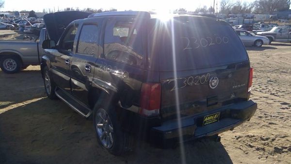 2003 Cadillac Escalade — vehicle photo 7