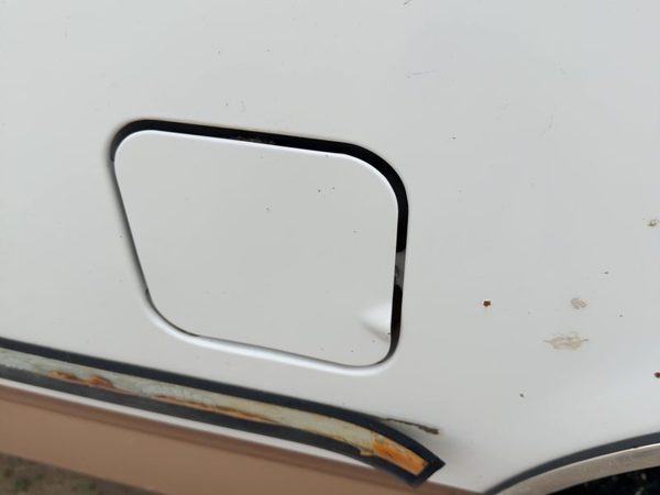 1997-1999 Ford F250 Fuel Tank Door With Hinge Gas Lid Oem Filler Tan White Dy — photo 2