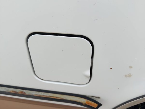 1997-1999 Ford F250 Fuel Tank Door With Hinge Gas Lid Oem Filler Tan White Dy — photo 4