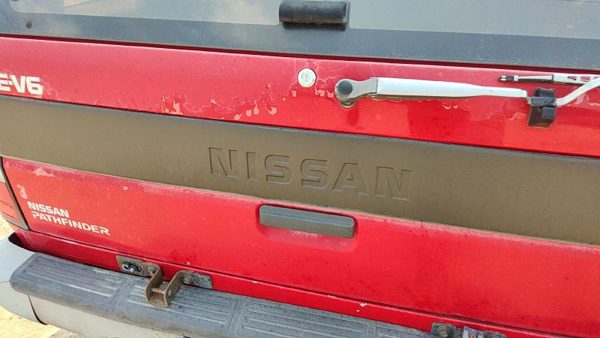 1987-95 Nissan Pathfinder Rear Hatch Trim Panel Only Oem Tail Finish 7561198G00 — photo 3