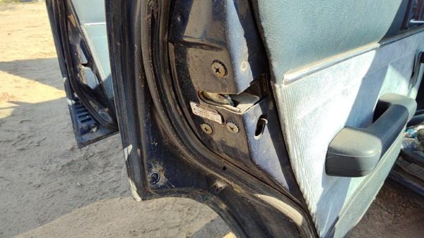 1984-1986 Toyota Camry Driver Left Rear Door Latch With Rods/Cables Oem Back — photo 4