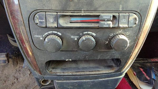 2001-2002 Dodge Caravan Temperature Control Module In Dash Heater Ac Head Unit — photo 1
