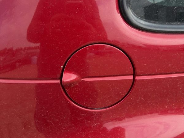 09 Pt Cruiser Fuel Tank Door With Hinge Gas Lid Oem Filler Inferno Red Prh — photo 1