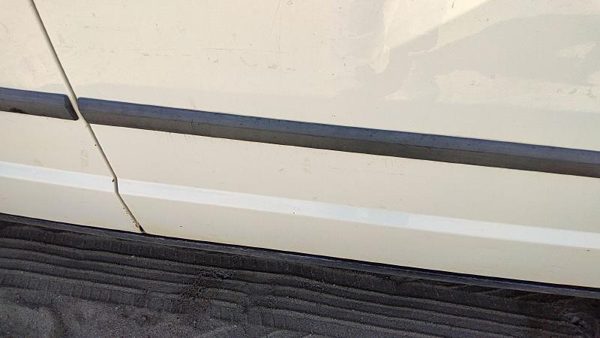 2008 Dodge Grand Caravan Passenger Right Front Moulding From Door Oem Trim Strip — photo 2