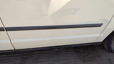 2008 Dodge Grand Caravan Passenger Right Front Moulding From Door Oem Trim Strip