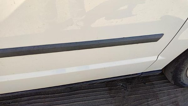 2008 Dodge Grand Caravan Passenger Right Front Moulding From Door Oem Trim Strip — photo 5