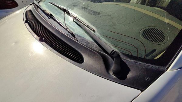 1996-2000 Town & Country Windshield Wiper Cowl Vent Trim Panel Oem Cover — photo 3