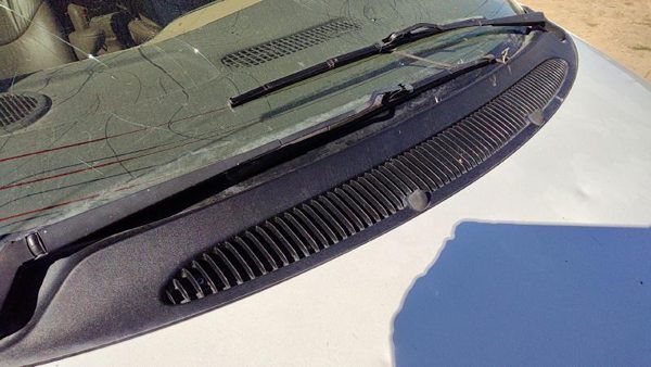 1996-2000 Town & Country Windshield Wiper Cowl Vent Trim Panel Oem Cover — photo 2