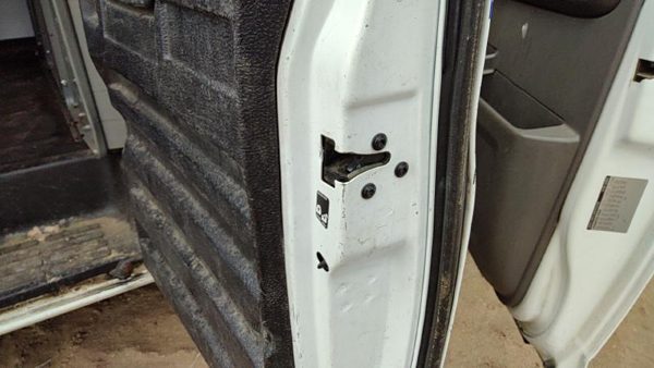 1996-14 Chevy Express Van Passenger Right Rear Door Latch With Rods/Cables Back — photo 1