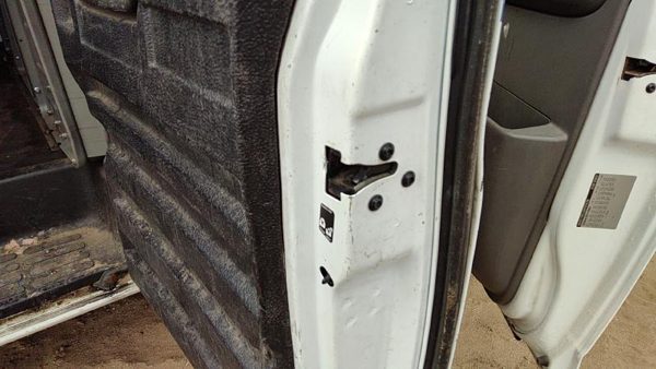 1996-14 Chevy Express Van Passenger Right Rear Door Latch With Rods/Cables Back — photo 4