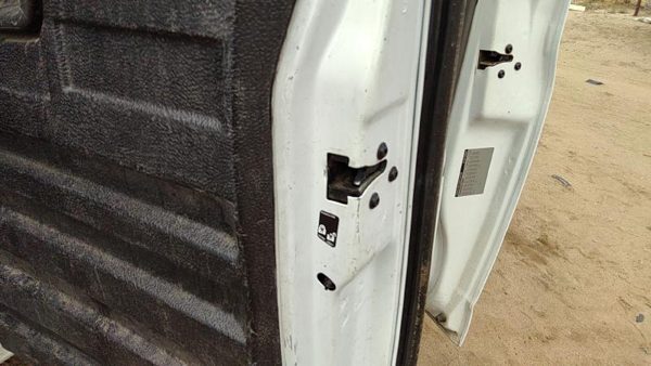 1996-14 Chevy Express Van Passenger Right Rear Door Latch With Rods/Cables Back — photo 3
