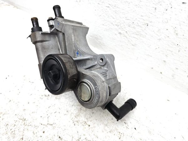 2005 Buick LeSabre Alternator Bracket — photo 3