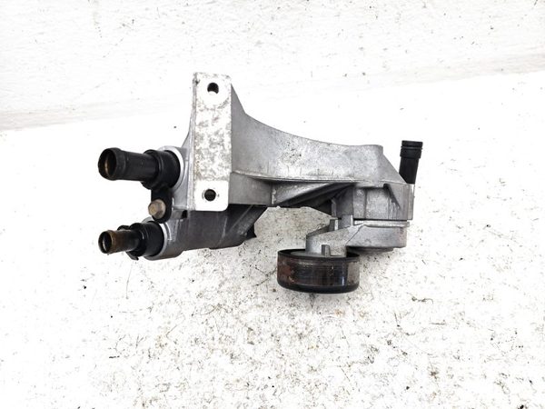 2005 Buick LeSabre Alternator Bracket — photo 8
