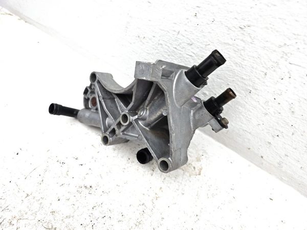 2005 Buick LeSabre Alternator Bracket — photo 10