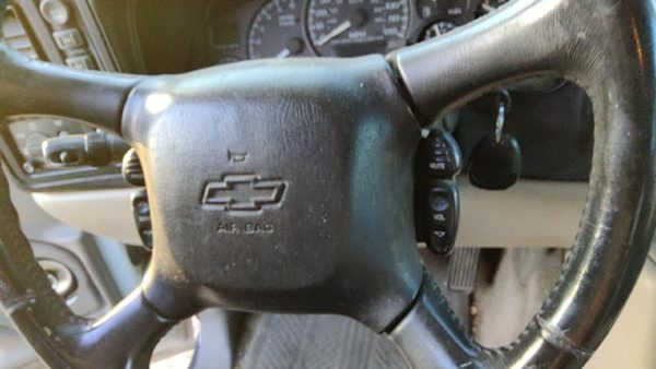 2001 Chevy Suburban Steering Wheel OEM 15763216 — photo 4