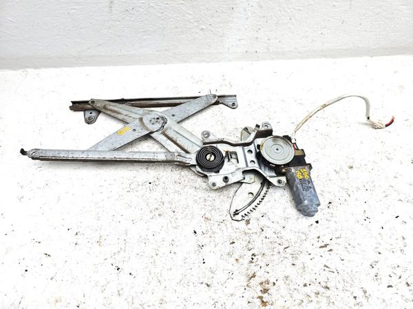 1997-2001 Toyota Camry Passenger Right Front Power Window Regulator With Motor — photo 1