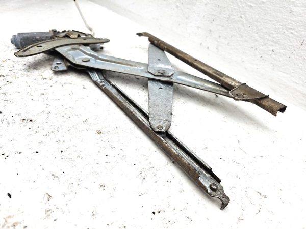 1997-2001 Toyota Camry Passenger Right Front Power Window Regulator With Motor — photo 6
