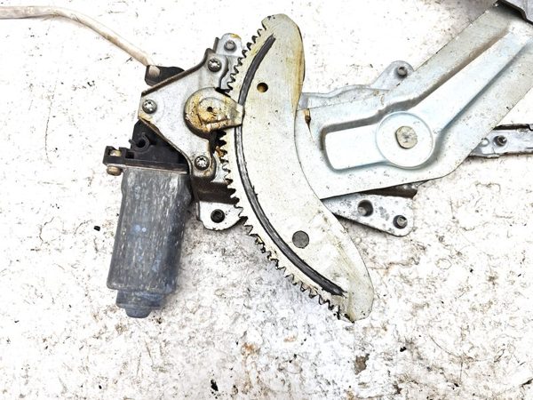 1997-2001 Toyota Camry Passenger Right Front Power Window Regulator With Motor — photo 8