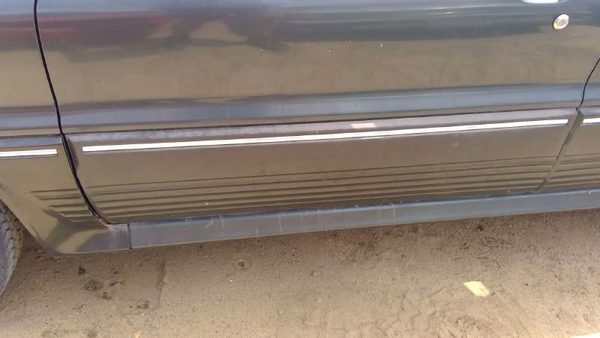 1991 Mitsubishi Galant VR-4 Driver Left Front Door Shell OEM LH Green MB835736 — photo 6