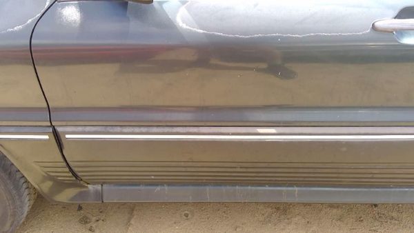 1991 Mitsubishi Galant VR-4 Driver Left Front Door Shell OEM LH Green MB835736 — photo 5