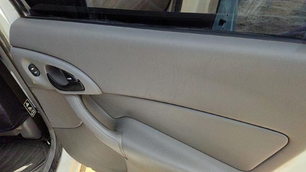 00-03 Focus Station Wagon Passenger Right Rear Inside Door Trim Panel Switches — photo 3