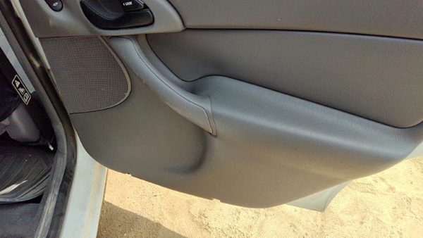 00-03 Focus Station Wagon Passenger Right Rear Inside Door Trim Panel Switches — photo 7
