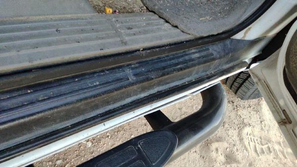 2000-2006 Chevy Suburban Passenger Right Lower Sill Step Moulding Trim Panel Oem — photo 1