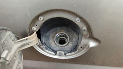 1999-2004 Chevy Silverado 2500 Fuel Filler Neck Assembly Oem 6.0L 15710309