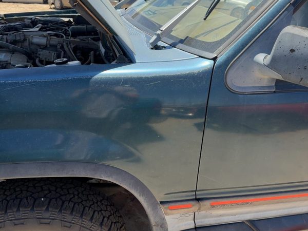 1993-1994 Ford Explorer 2 Dr Driver Left Front Fender Oem Green Na F3Tz16006B — photo 4