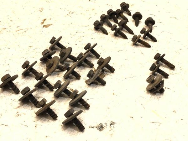 1986 Chevy Corvette C4 Set Of Bolts For Inner Fender Oem Hardware — photo 6