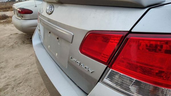 2011 Subaru Legacy Trunk/decklid/hatch/tailgate Ssm Steel Silver Hail — photo 8