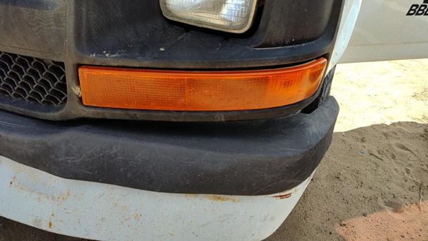 03-14 Chevy Express Van Driver Left Front Turn Signal Light Lamp Fender Mounted — photo 1