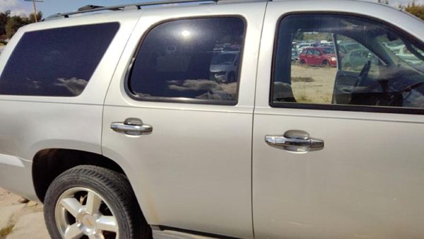 2010 Chevy Tahoe Rear Door RH Silver U726S Light Hail — photo 1