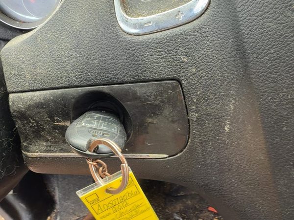 11-14 Town & Country Ignition Switch Assembly With Key Complete Electrical Oem — photo 1