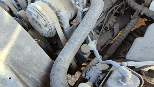 96-99 Gmc Yukon Power Steering Pump With Mount Bracket Oem 5.7L — photo 4