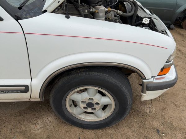 1995-2005 Chevy S10 Blazer Passenger Right Front Fender Oem White 50U 12472736 — photo 5