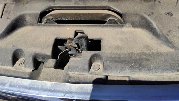 2005 GMC Sierra Radiator Support — photo 4