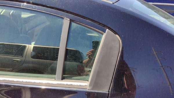 07-12 Nissan Sentra Driver Left Rear Vent Window Back Door Glass With Frame Oem — photo 3