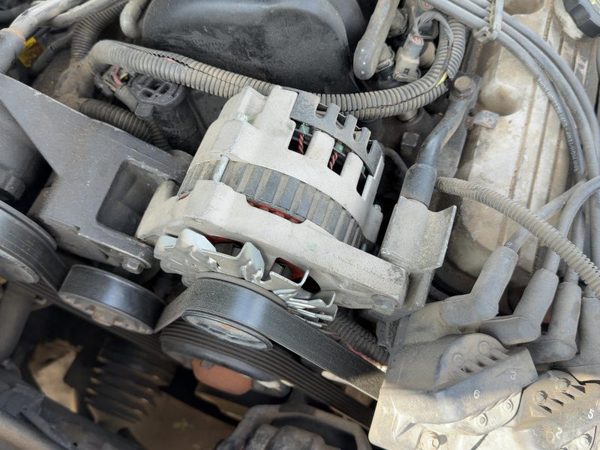 1994 Olds Eighty Eight Alternator 3.8L 19152472 — photo 1