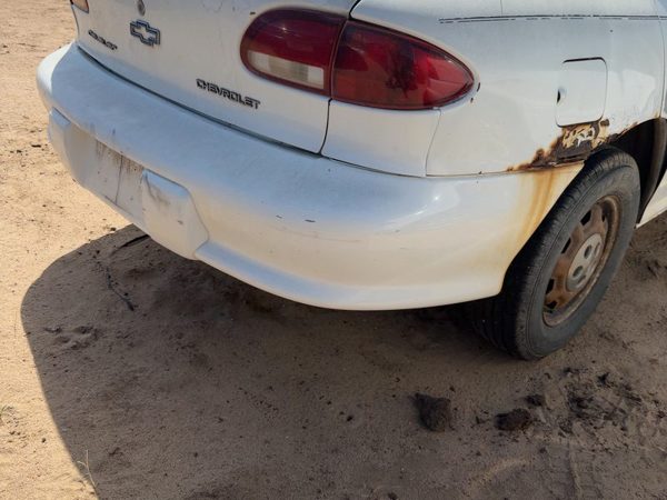 00-02 Cavalier Rear Bumper Cover Assembly Tail Lamp Fillers Bright White 16U — photo 2