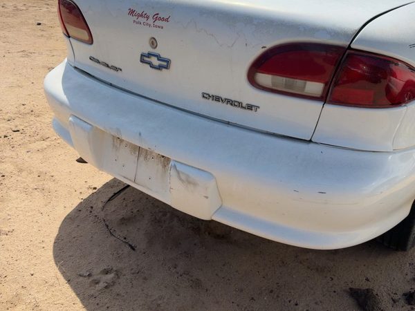 00-02 Cavalier Rear Bumper Cover Assembly Tail Lamp Fillers Bright White 16U — photo 4