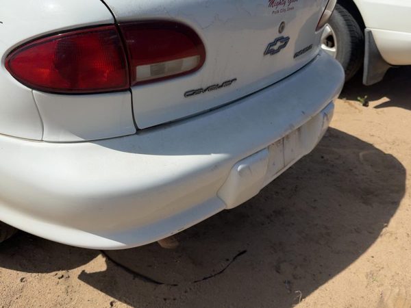00-02 Cavalier Rear Bumper Cover Assembly Tail Lamp Fillers Bright White 16U — photo 7