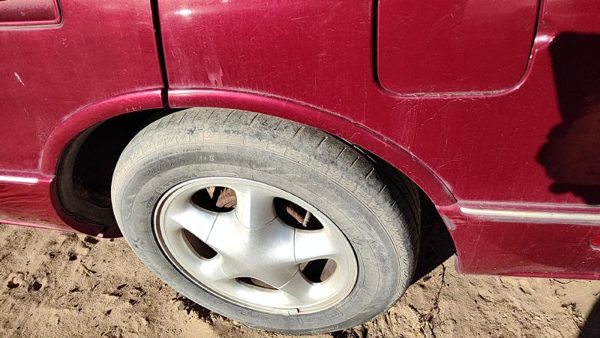 96-99 Olds 88 Driver Left Rear Moulding On Quarter Panel Oem Red — photo 1