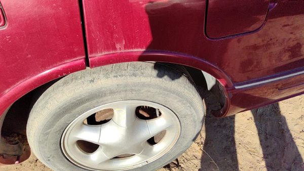 96-99 Olds 88 Driver Left Rear Moulding On Quarter Panel Oem Red — photo 4