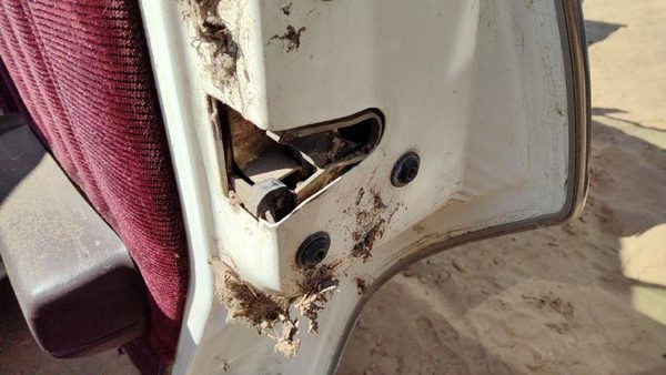 82-91 Olds Ciera Passenger Right Rear Door Latch With Rods/Cables Oem Back — photo 1